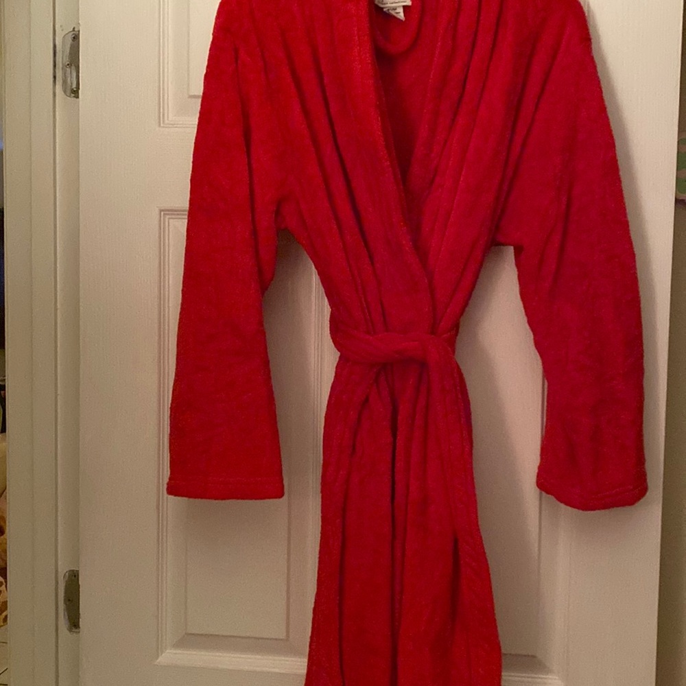 Taylor Marc’s size small red soft long robe